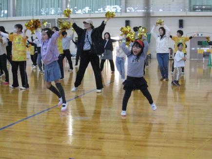 チアリーダーズとレッツ、ダンス！