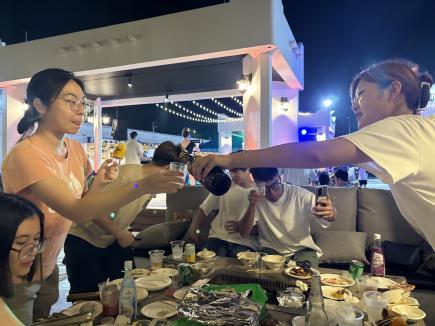 【写真3】台中最後の夜に乾杯！！