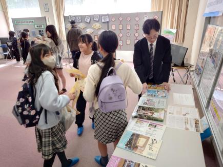 近隣の小学生も、大勢来てくれました